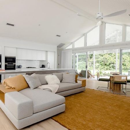 Resort Style Living With Pool, Tennis Court And Beach Avoca Beach Eksteriør bilde